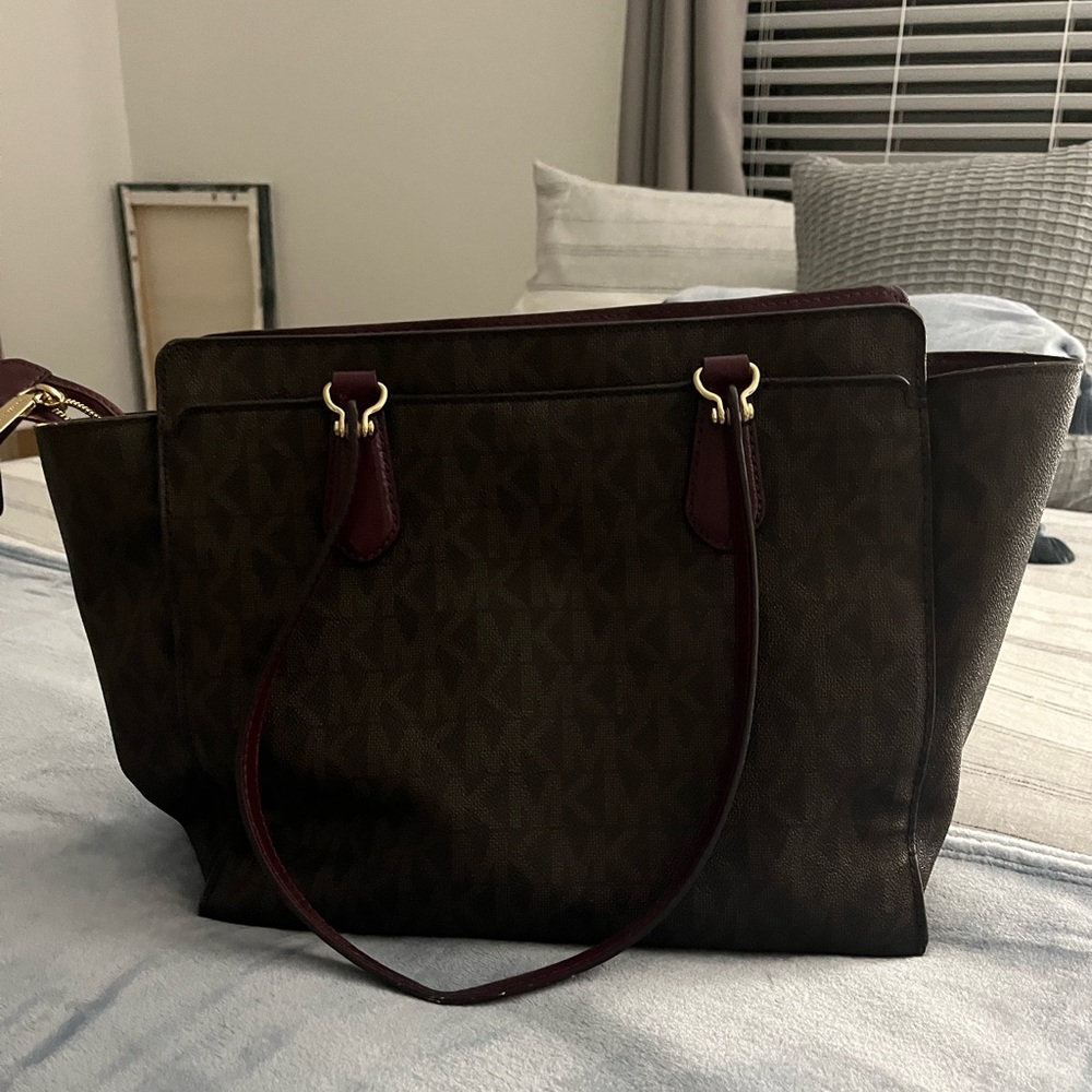 Michael Kors Purse - Picture 7 of 9